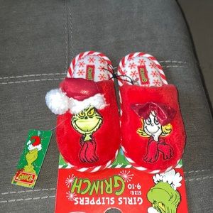 NWT girls the grinch slippers sz 9-10